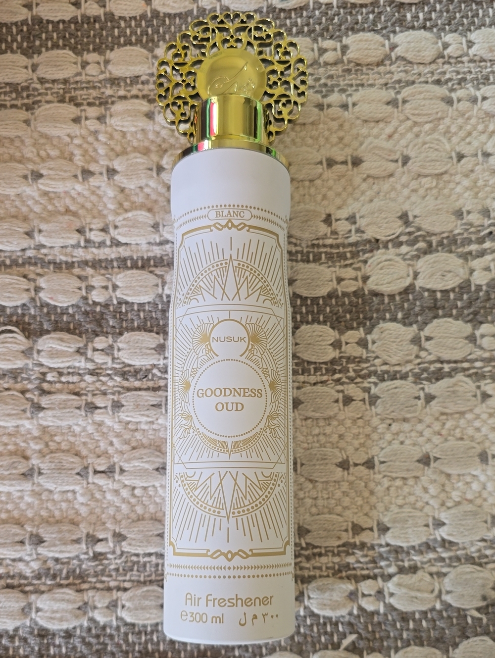 Nusuk Goodness Oud Air Freshener — White & Gold